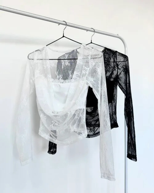 Remera Simona encaje con buche