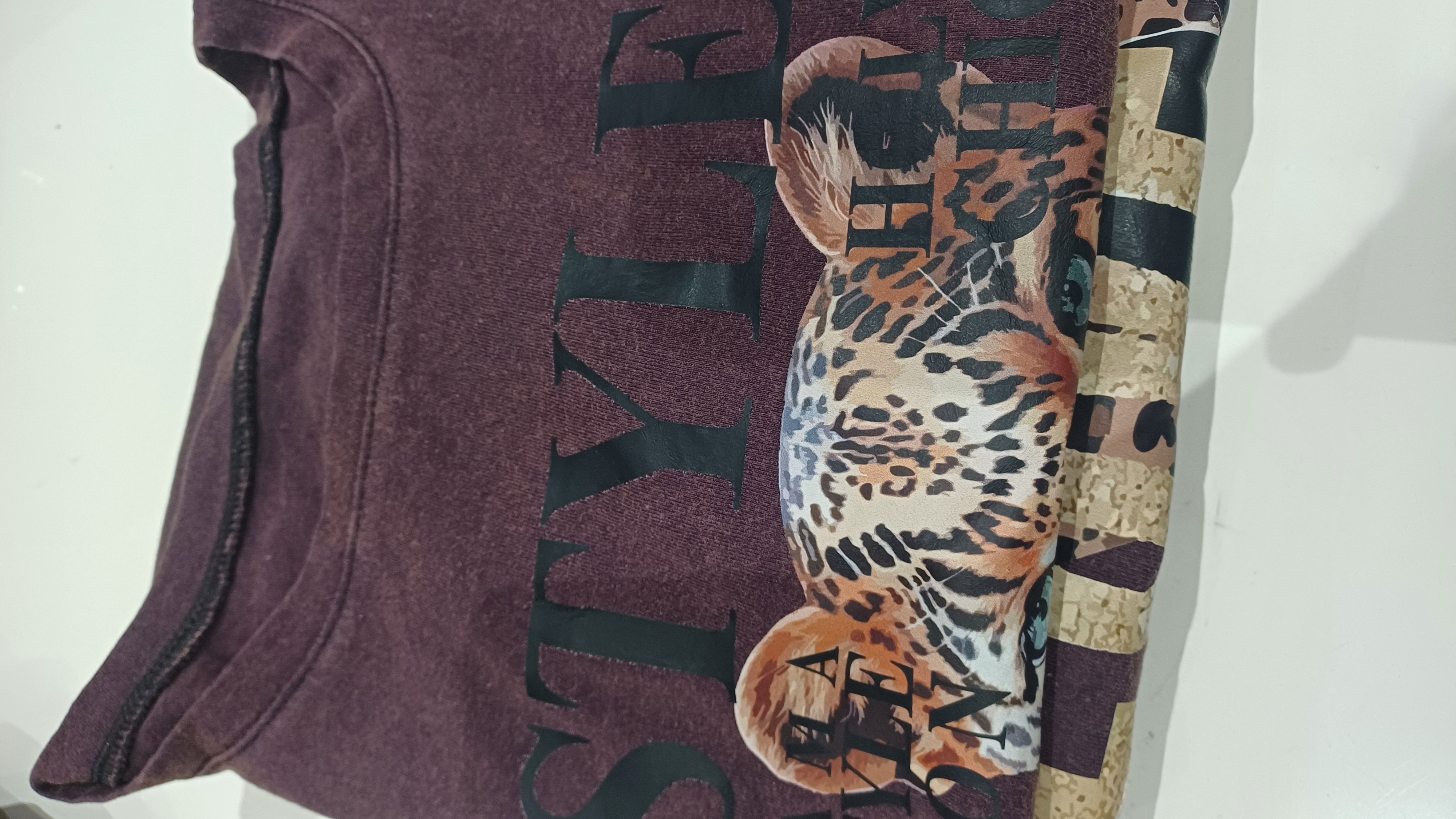 Remera manga stray